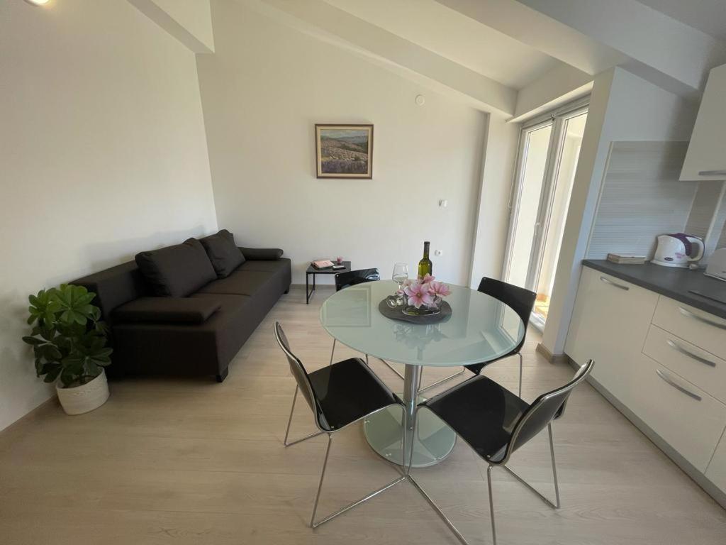 Villa Jadranka Apartments Тучепи Экстерьер фото