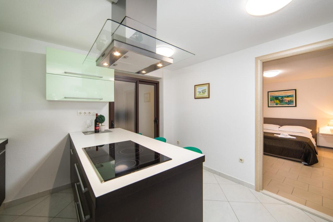 Villa Jadranka Apartments Тучепи Экстерьер фото
